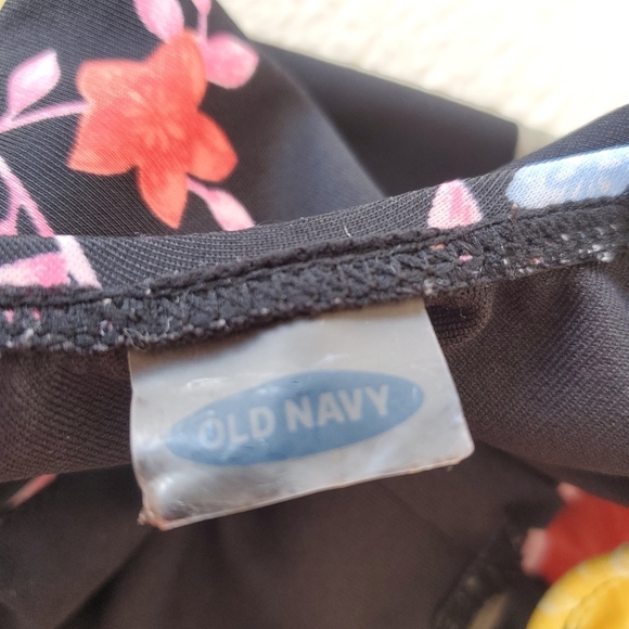 Old Navy One-piece Swimsuit Black Floral Toddler Girls Size 2T - Picture 4 of 6